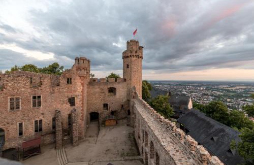 Bensheim Apartment | Schloss Auerbach Große Ferienwohnung