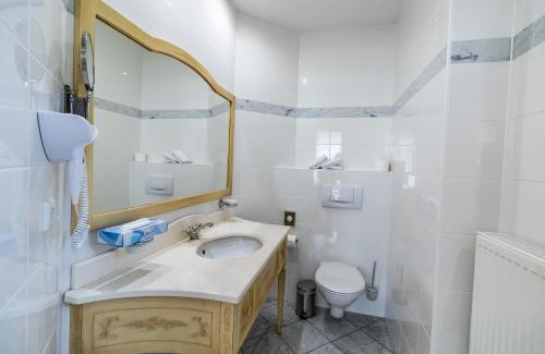 Neckarbischofsheim Hotel | Schloss Neckarbischofsheim