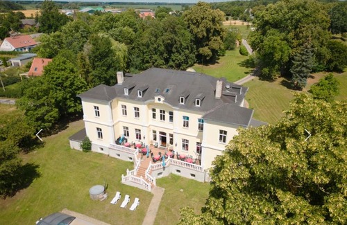 Schmuggerow House | Schloss Schmuggerow