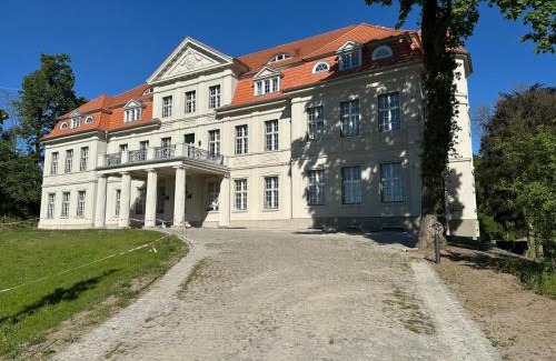 Neustrelitz Hotel | Schlosshotel Neustrelitz