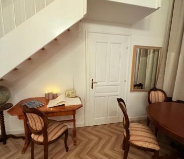 Hundsturm Apartment | Schonbrunn Classic Apartment Contactless Check IN