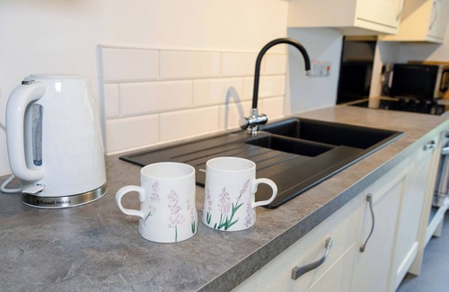 Llandeilo Cottage | School Lodge