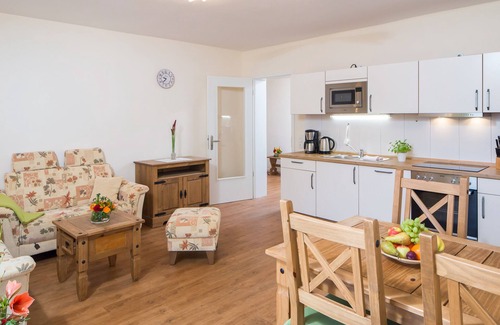 Caputh Apartment | Schwan apartment rental (Haus Über'm See)