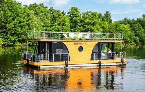 Havelsee Boat Rental | Schwimmendes Ferienhaus