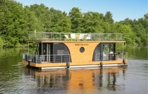 Havelsee Boat Rental | Schwimmendes Ferienhaus