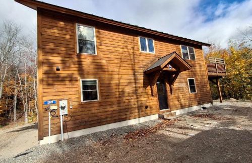 Carrabassett Valley House | Scoot Cabin - Dogs Welcome!