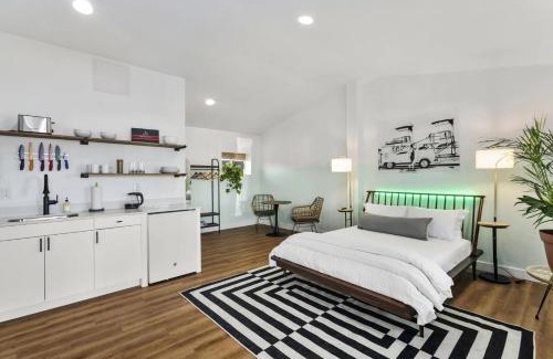 Chandler House | Scottsdale - 445 N Arizona Ave - 10 Units (9-18) - Combo