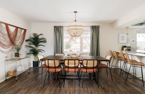 South Scottsdale House | Scottsdale Dream Home w/Heated Pool + Hot Tub!