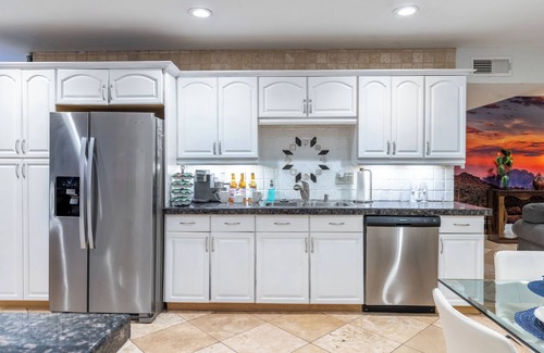 South Scottsdale House | Scottsdale Old Town 5BR Pool, Hot Tub, Firepit, Pool TablennSleeps 14!