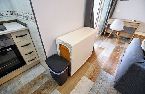 San Martin de Valdeiglesias Apartment | Serene Lakeview Retreat