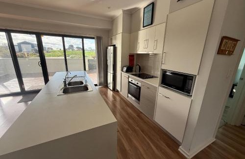 Melville House | Sea Breeze at Coobowie