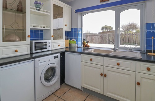 Dinas Dinlle Cottage | Sea Breeze