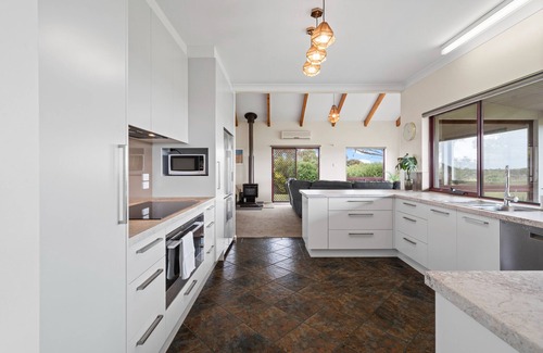 Port Elliot House | Sea Breeze - Spacious home with lovely ocean views