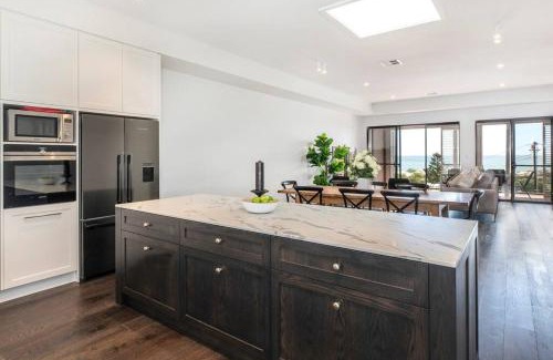 Semaphore House | SEA FOR MILES at Semaphore to relax & unwind