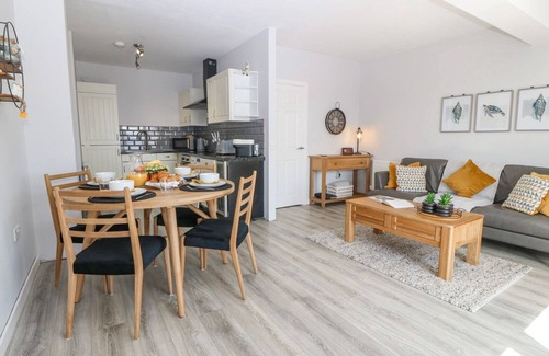 Tyn-y-Gongl Cottage | SEA LA VIE, family friendly, country holiday cottage in Benllech