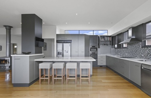 Lakes Entrance House | Sea Lakes Vista - Your Luxurious Lakes Entrance Retreat