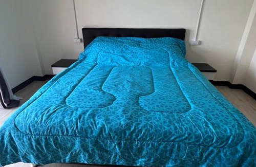 Sattahip Apartment | Sea skyline home