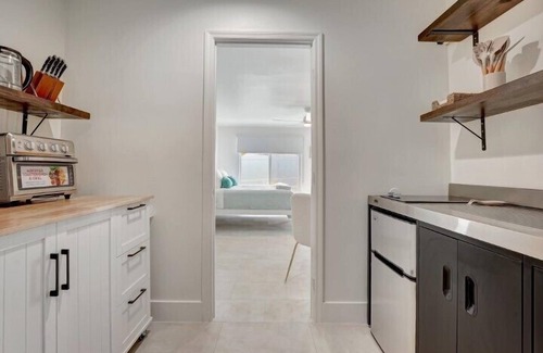Edgewood House | Sea star is a private duplex in a great location off the beaten path.
