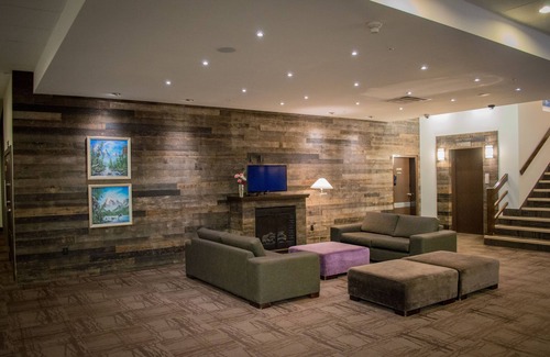 Garibaldi Highlands Hotel | Sea to Sky Hotel & Conference Centre