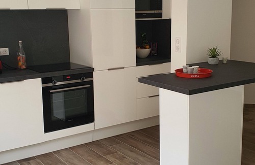 Pietrosella Apartment | Sea-view apartment - garden level: ★ (official tourist classification)