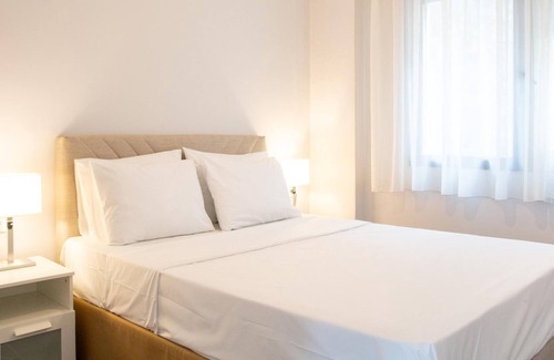 Akbuk Apartment | Sea View Flat with Shared Pool 5 min to Beach