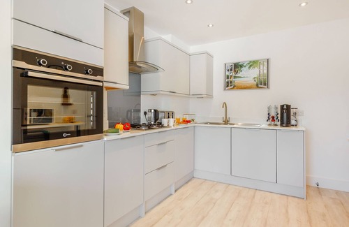 Llanfaelog Cottage | Sea View