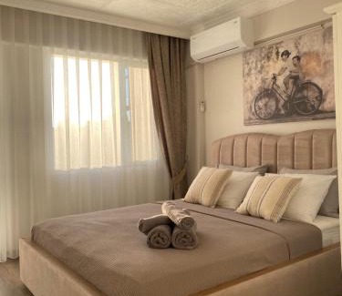 Old Town Apartment | Sea View, Your Home in the Center of Alsancak