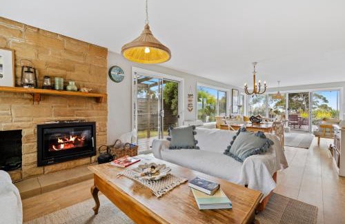 Spring Beach House | Sea views at Spring Beach Tasmanias East Coast