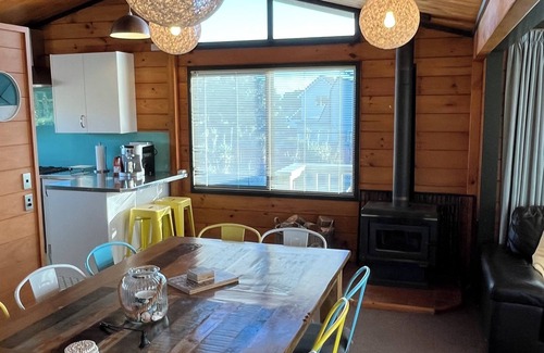 Waikanae House | SEABREEZE@Longshore: heated swimming pool, spa, tennis court, 2 minutes to beach