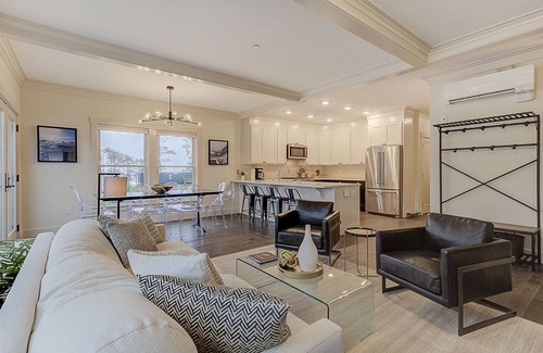 Seabrook House | Seabrook's Beach Baller: Dog Friendly, Close to Beach!