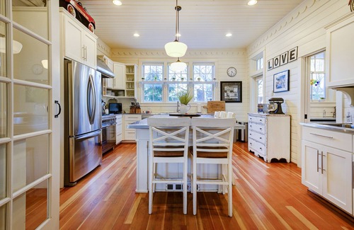 Seabrook House | Seabrook's The Washington House: Dog Friendly!