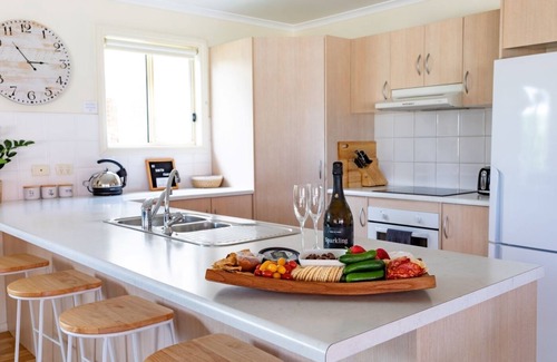 Melville House | Seachange @ Coobowie Holiday Home (sleeps 12 guests)