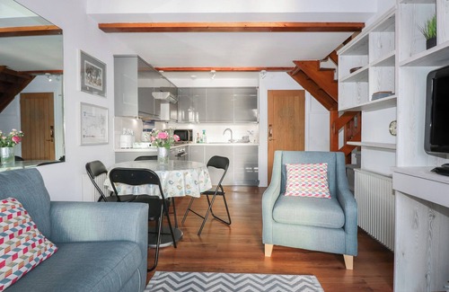 Borth-y-Gest Cottage | Seafarer's Haven