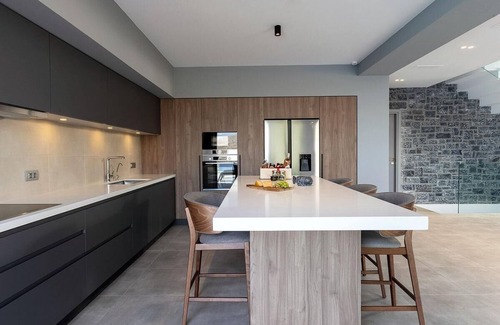 Agia Pelagia Villa | Seafront 5 bedroom villa with amazing views