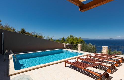 Prigradica Villa | Seafront Villa Endless View