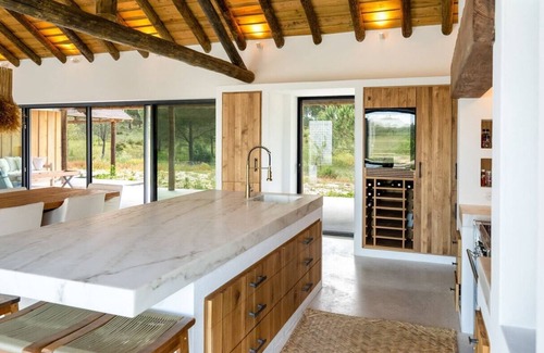 Grandola Apartment | Seamless luxury amid Comporta's rustic beauty