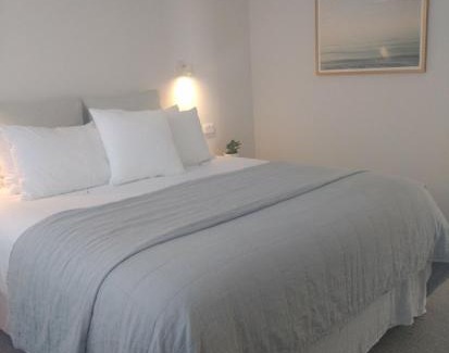 Kaka Point Apartment | Seascape Accommodation