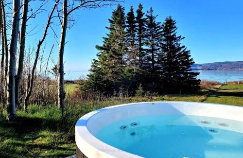 Ingonish Resort | Seascape Coastal Retreat - 2 ADULTS ONLY - HOT TUB AND WITHOUT HOT TUB OCEANFRONT PROPERTY