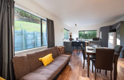 Mahinepua Cottage | Seascape Cottage - Mahinepua Bay Clifftop Retreat