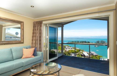 Stepneyville House | Seascape Villa - Nelson Waterfront Home