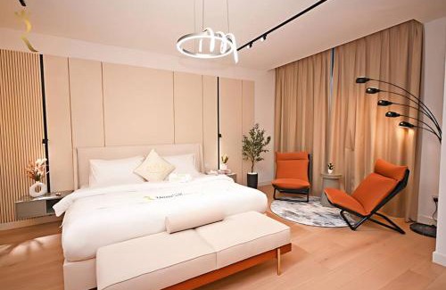 Saadiyat Cultural District Apartment | Seaside 1BR Retreat in Saadiyat Island - Pool, Gym & Near Saadiyat Beach & Louvre Abu Dhabi