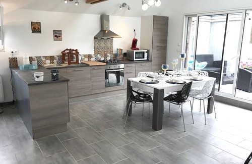Tredrez-Locquemeau Cottage | Seaside gîte for 4 people