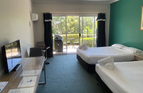 Wamberal Hotel | Seaside Garden Retreat