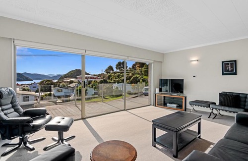 Picton House | Seaside Sounds - Picton Upstairs Unit