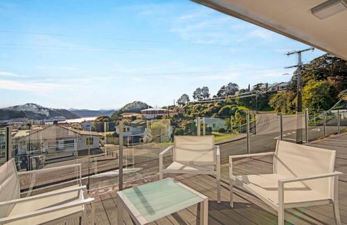 Picton House | Seaside Sounds - Picton Upstairs Unit