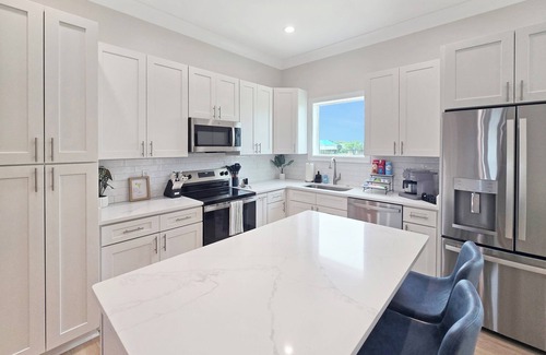 Long Beach House | Seaside Villa - Gulf View with an Ocean Breeze