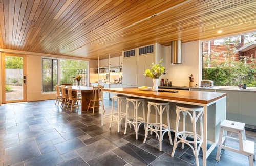 Somers House | Seasom with pool and spa in beautiful Somers