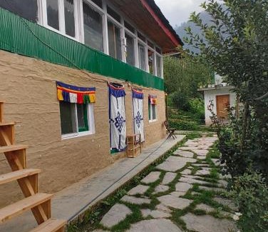 Jibhi House | Seasons By Hostalgic