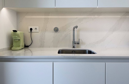 Praia de Santa Cruz Apartment | Seaview 1-Bedroom Apartment Walk to Beach & Restaurants, Sta Cruz Torres Vedras