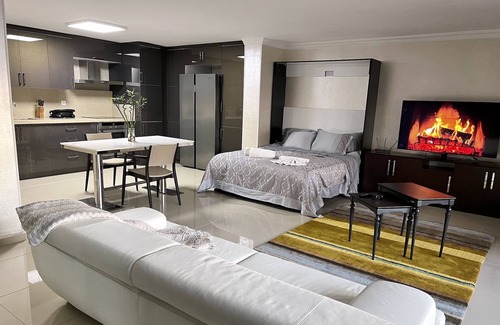 Mudanya Apartment | Seaview Bachelor Apartment w/Privacy, Patio, Closets — 5 minute walk to beach